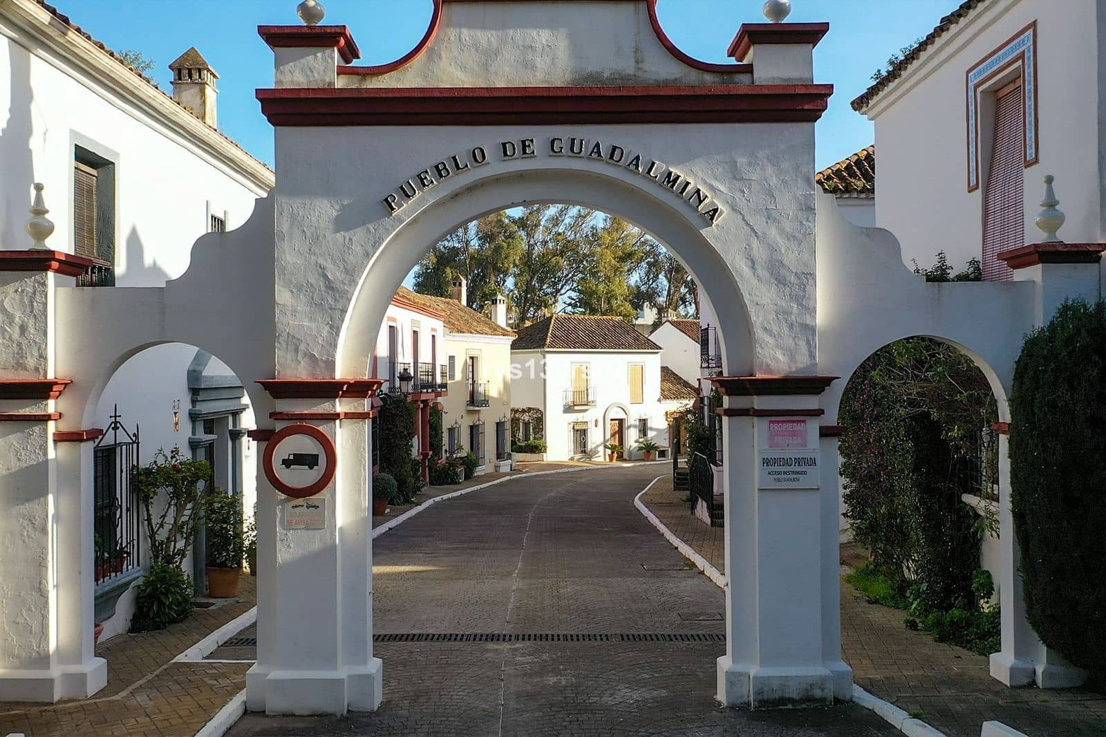 2 bedroom Townhouse for sale in Guadalmina - € 689,000 (Ref: 9836144)