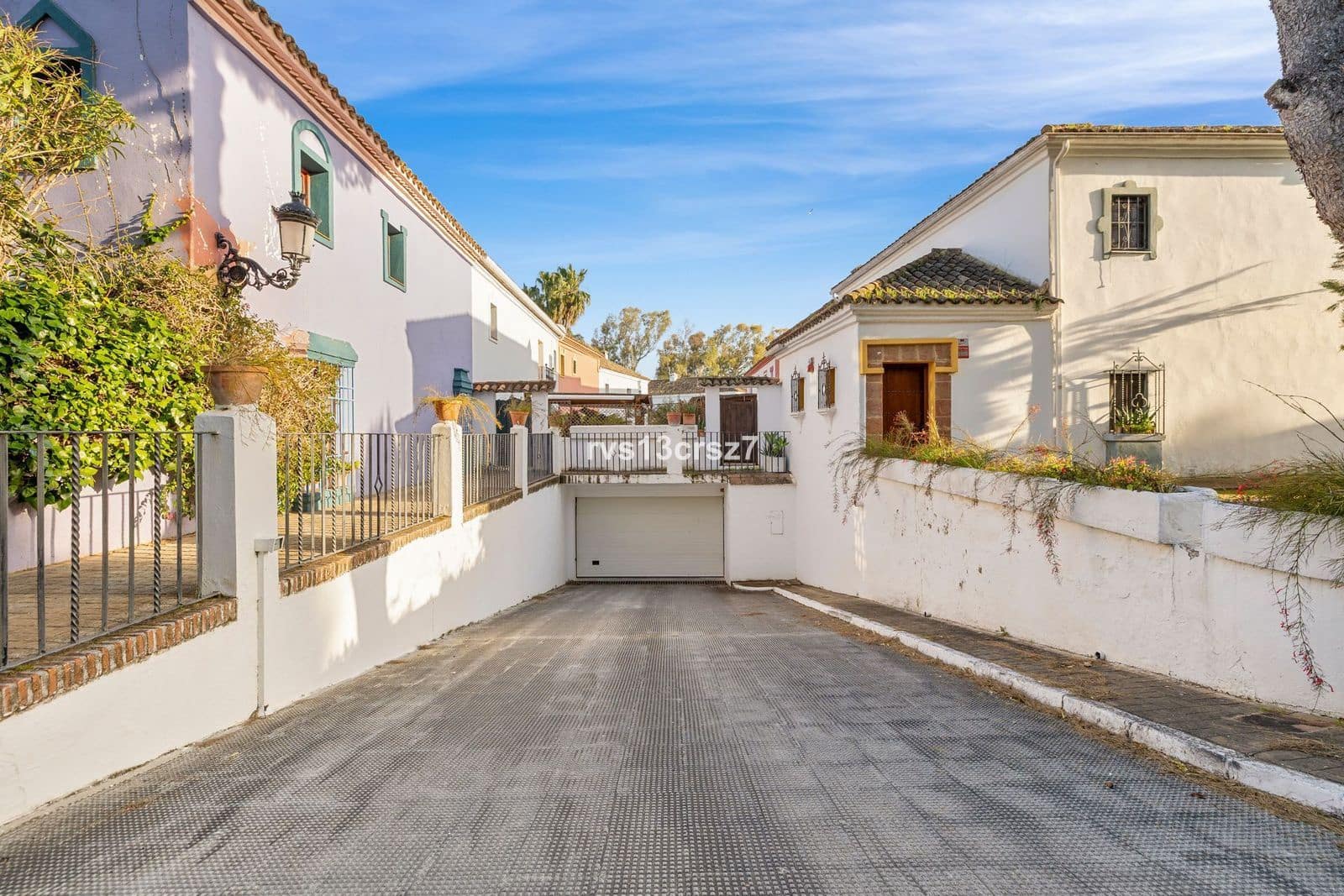 2 bedroom Townhouse for sale in Guadalmina - € 689,000 (Ref: 9836144)