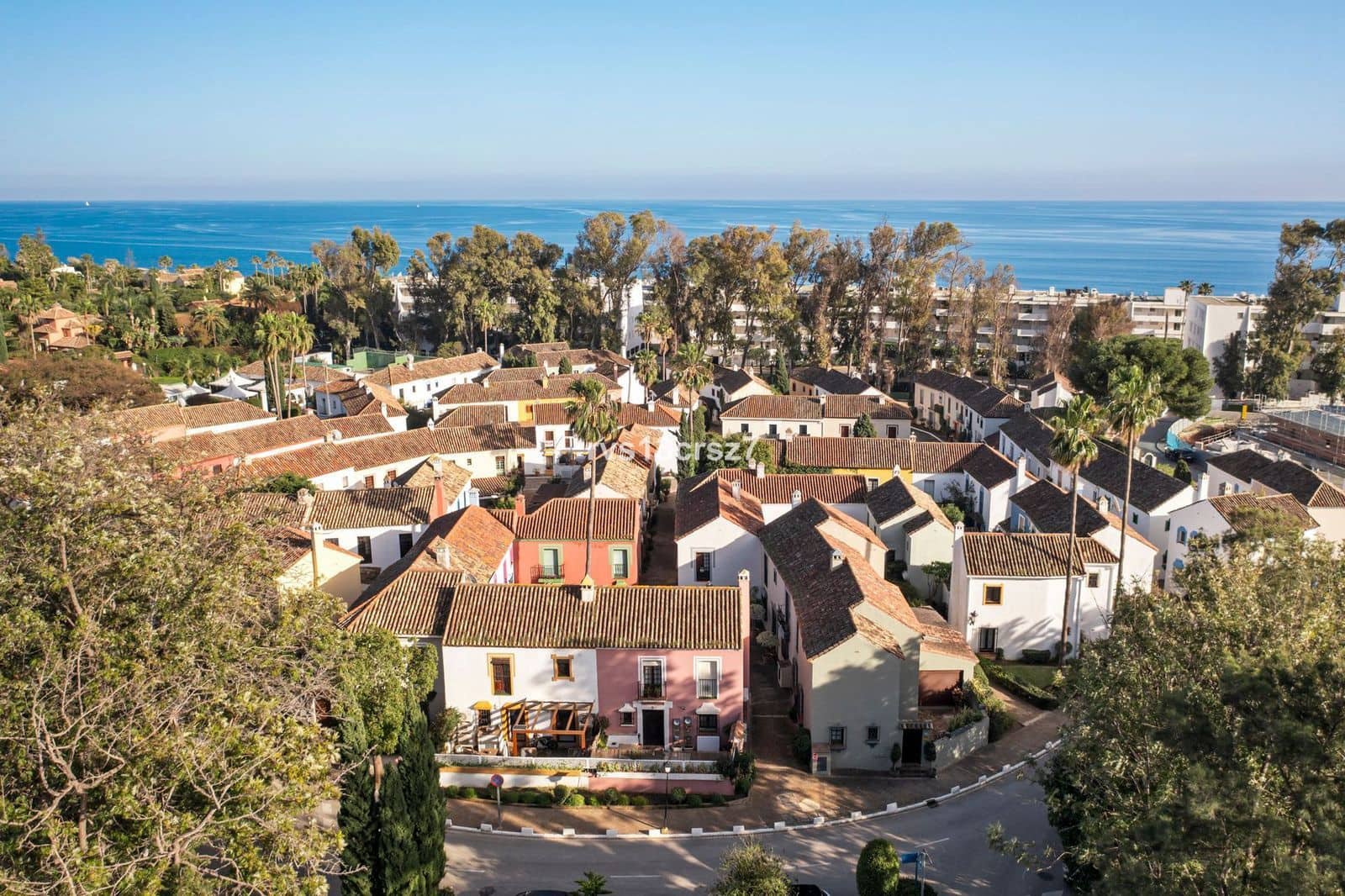 2 bedroom Townhouse for sale in Guadalmina - € 689,000 (Ref: 9836144)