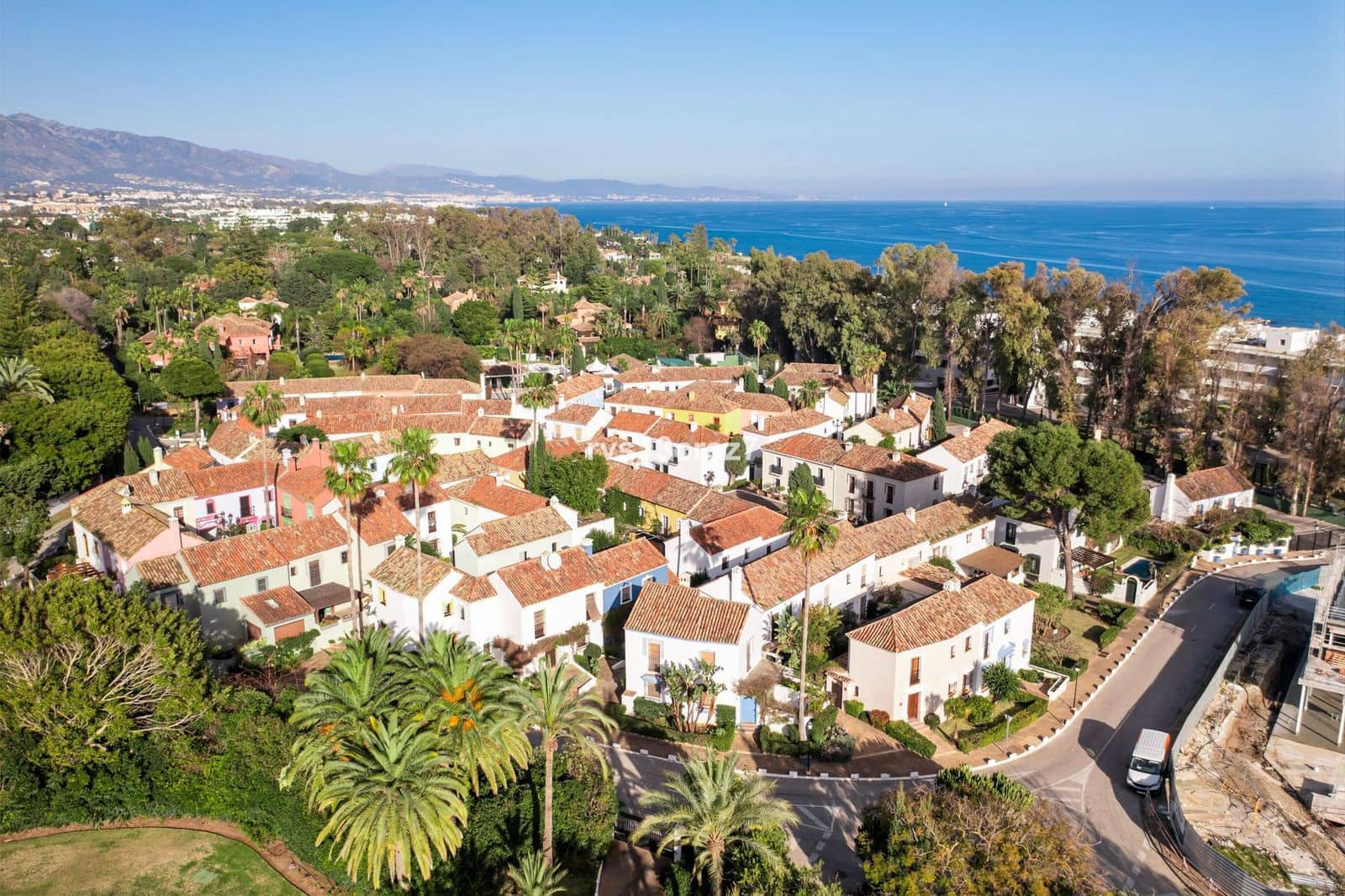 2 bedroom Townhouse for sale in Guadalmina - € 689,000 (Ref: 9836144)
