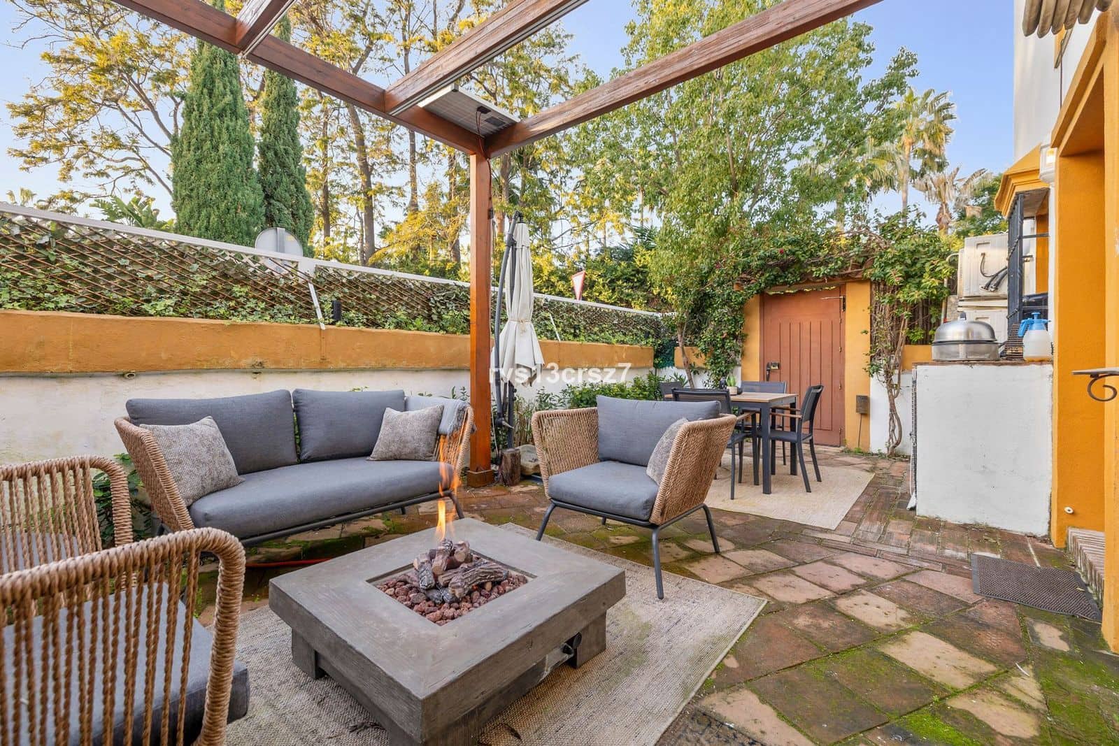 2 bedroom Townhouse for sale in Guadalmina - € 689,000 (Ref: 9836144)