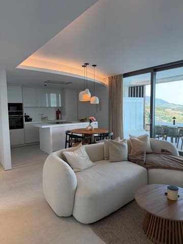 2 bedroom Penthouse for sale in Benahavís - € 1,900,000 (Ref: 9836145)
