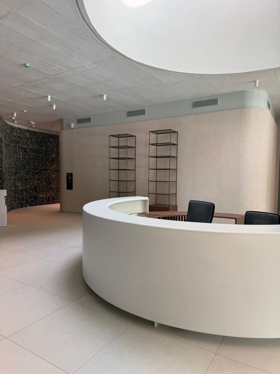 2 bedroom Penthouse for sale in Benahavis - € 1,900,000 (Ref: 9836145)