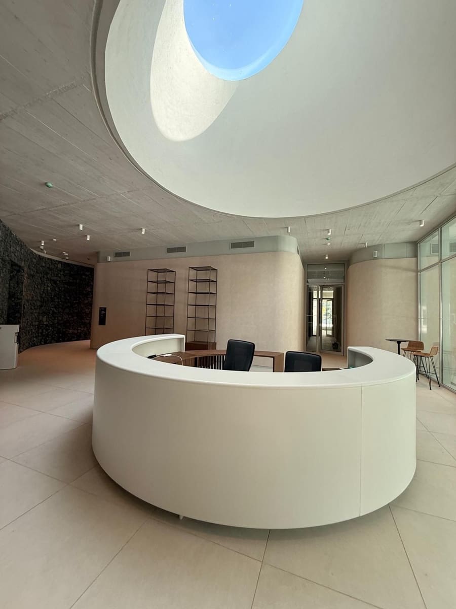2 bedroom Penthouse for sale in Benahavis - € 1,900,000 (Ref: 9836145)