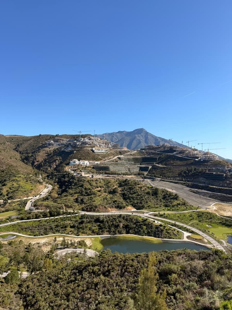 2 bedroom Penthouse for sale in Benahavis - € 1,900,000 (Ref: 9836145)