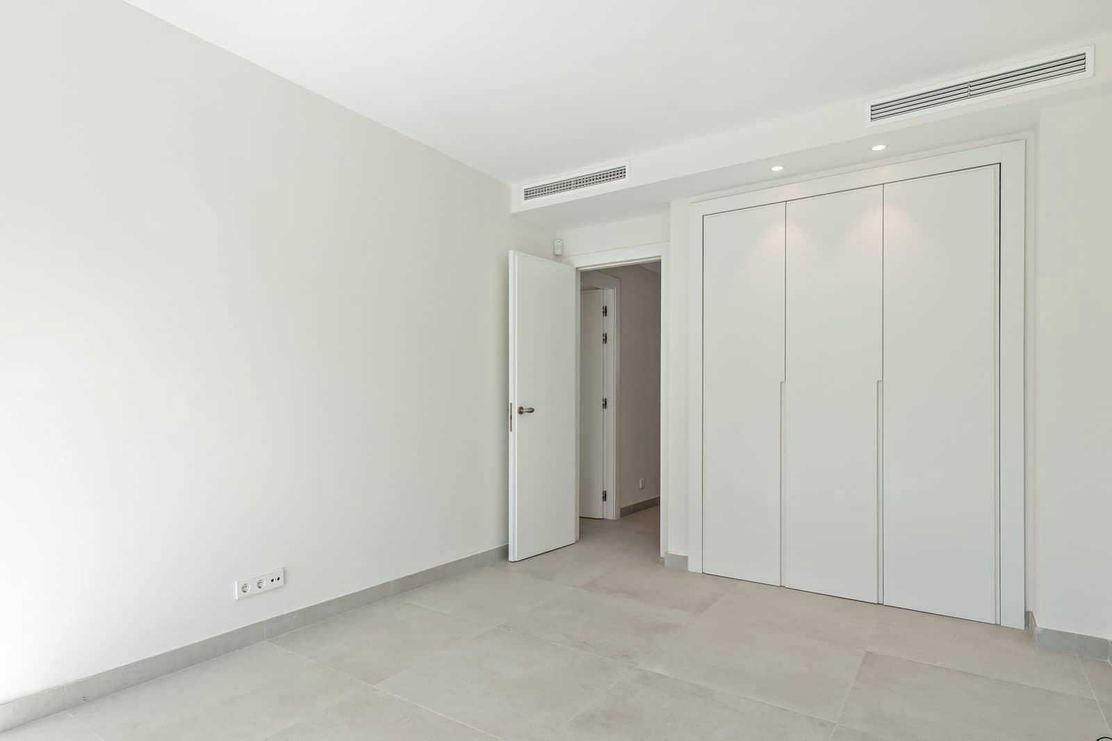 4 slaapkamer Halfvrijstaande villa te koop in San Pedro de Alcantara - € 1.195.000 (Ref: 9836148)