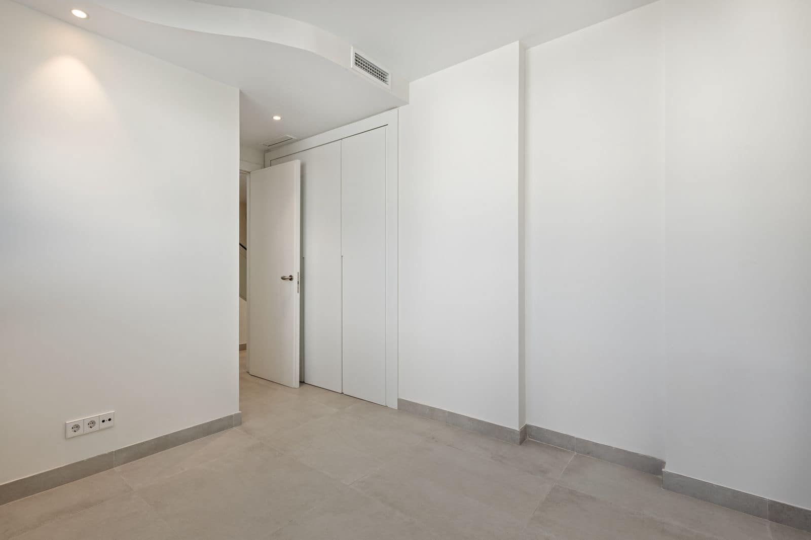 4 slaapkamer Halfvrijstaande villa te koop in San Pedro de Alcantara - € 1.195.000 (Ref: 9836148)