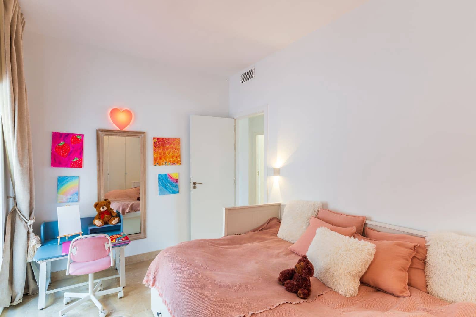 3 bedroom Apartment for sale in Benahavis - € 750,000 (Ref: 9836153)