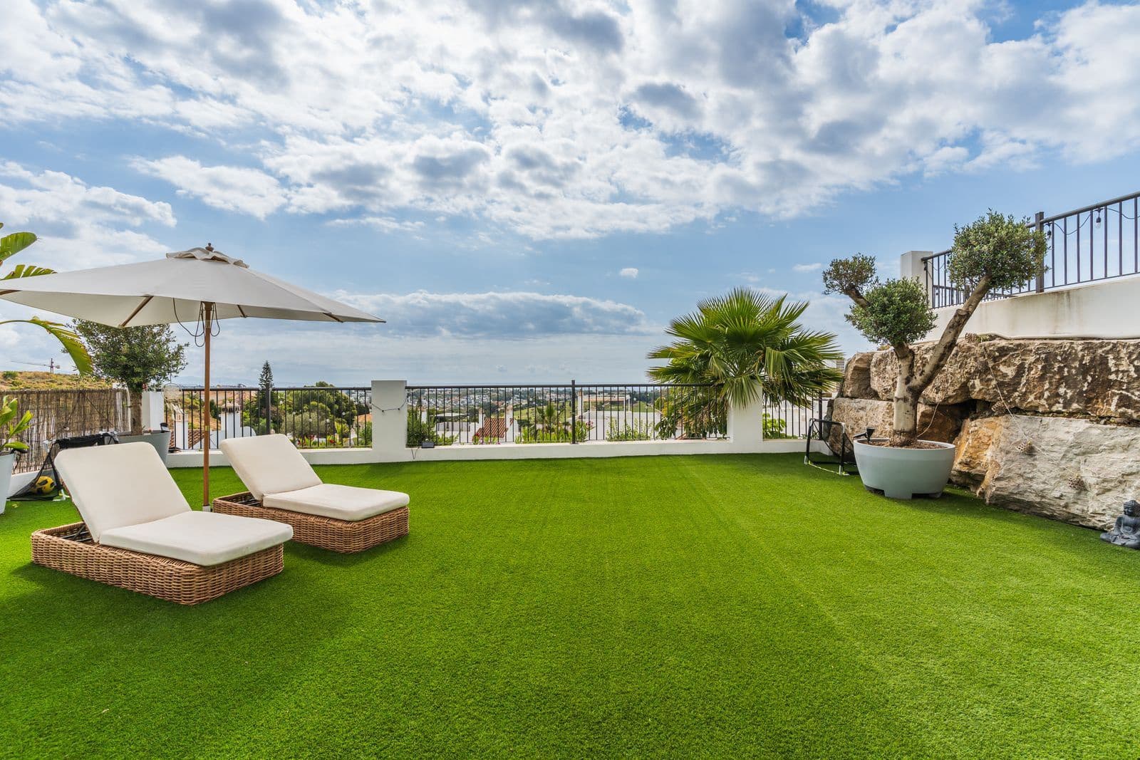 3 bedroom Apartment for sale in Benahavis - € 750,000 (Ref: 9836153)