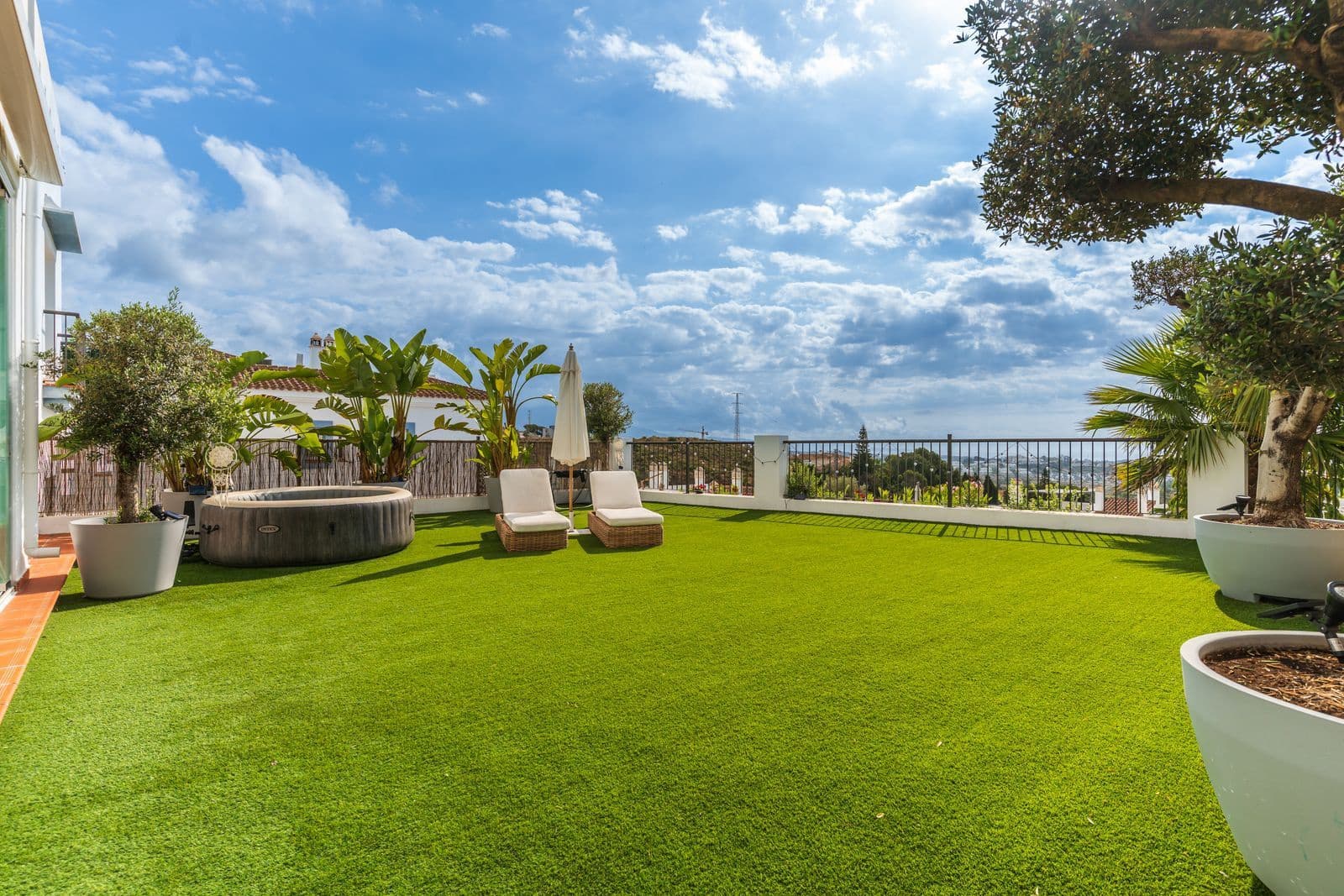 3 bedroom Apartment for sale in Benahavis - € 750,000 (Ref: 9836153)