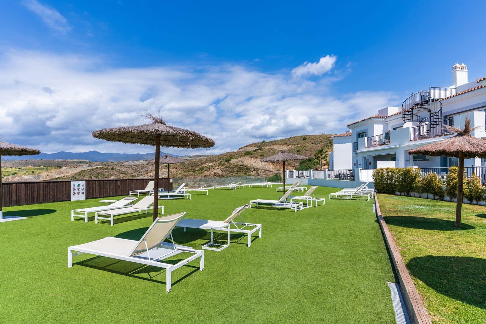 3 bedroom Apartment for sale in Benahavis - € 750,000 (Ref: 9836153)