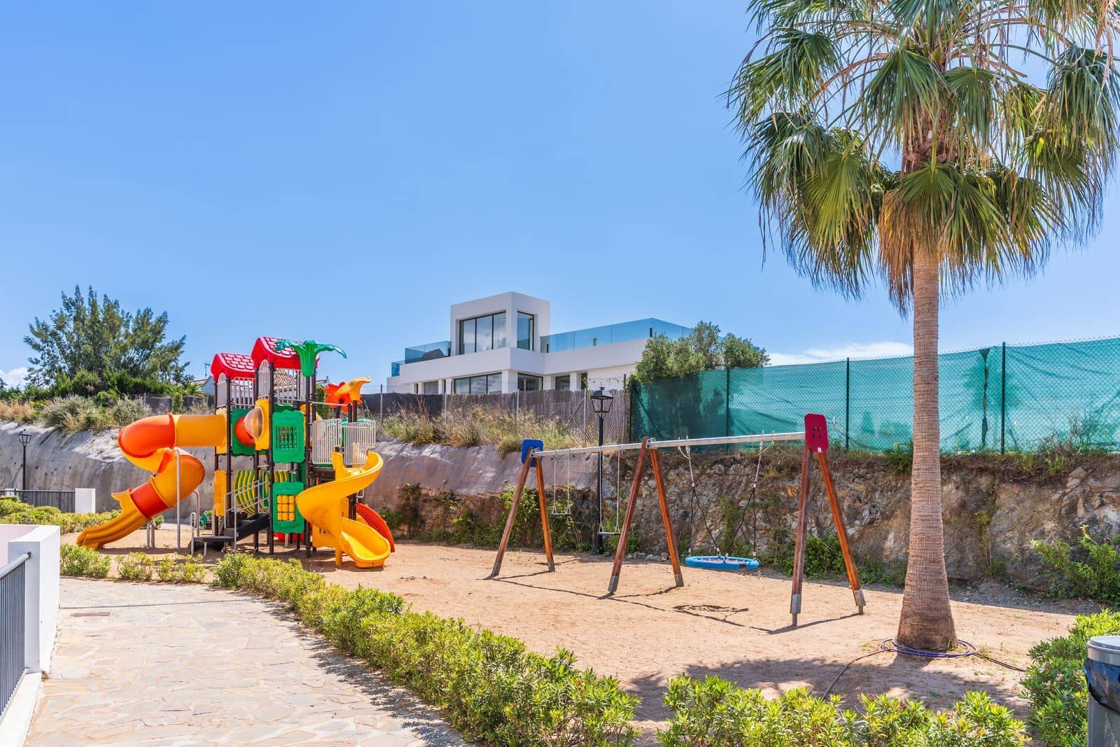 3 bedroom Apartment for sale in Benahavis - € 750,000 (Ref: 9836153)