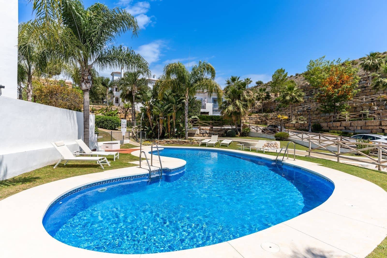 3 bedroom Apartment for sale in Benahavis - € 750,000 (Ref: 9836153)