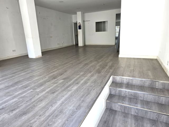 Commercial for sale in San Pedro de Alcantara, Marbella - € 300,000 (Ref: 9836332)