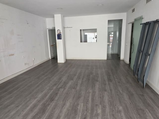 Commercial for sale in San Pedro de Alcantara, Marbella - € 300,000 (Ref: 9836332)