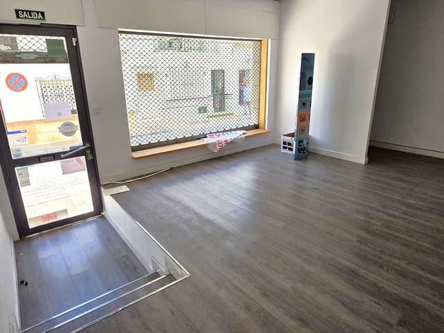 Commercial for sale in San Pedro de Alcantara, Marbella - € 300,000 (Ref: 9836332)