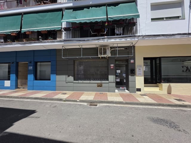 Commercial for sale in San Pedro de Alcantara, Marbella - € 300,000 (Ref: 9836332)