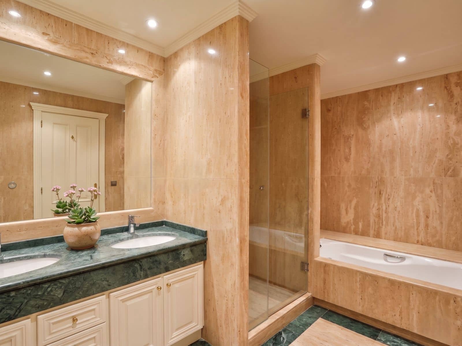 3 bedroom Apartment for sale in Golden Mile - € 1,500,000 (Ref: 9836339)