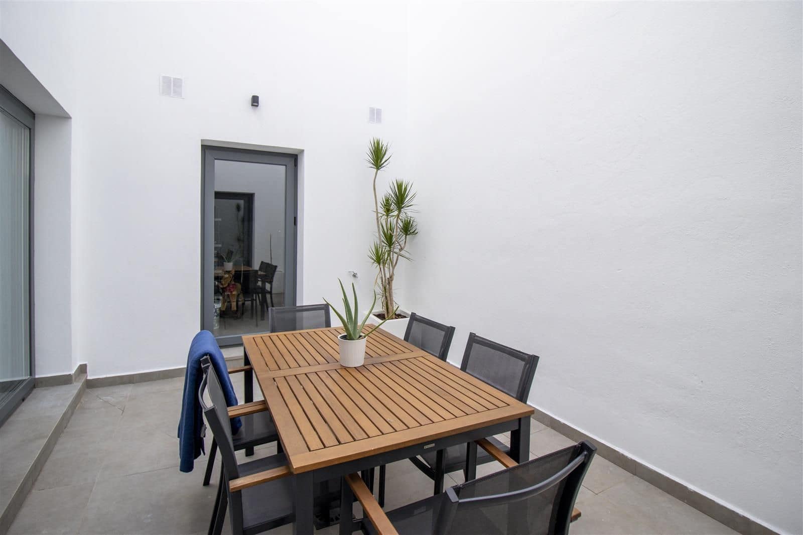 3 bedroom Townhouse for sale in San Pedro de Alcantara - € 900,000 (Ref: 9836341)