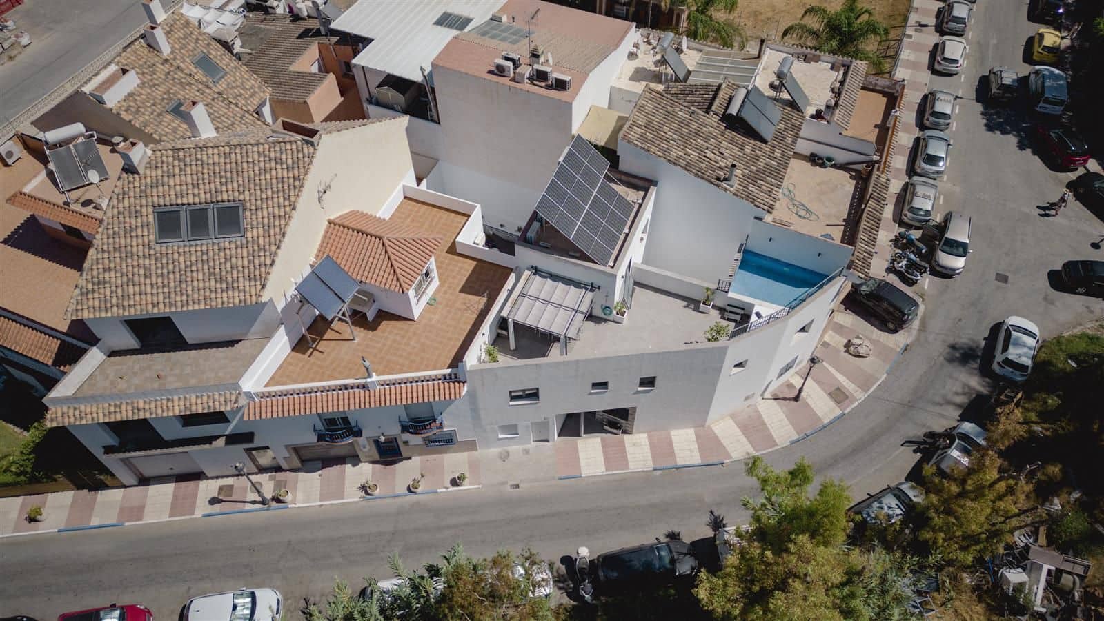 3 bedroom Townhouse for sale in San Pedro de Alcantara - € 900,000 (Ref: 9836341)