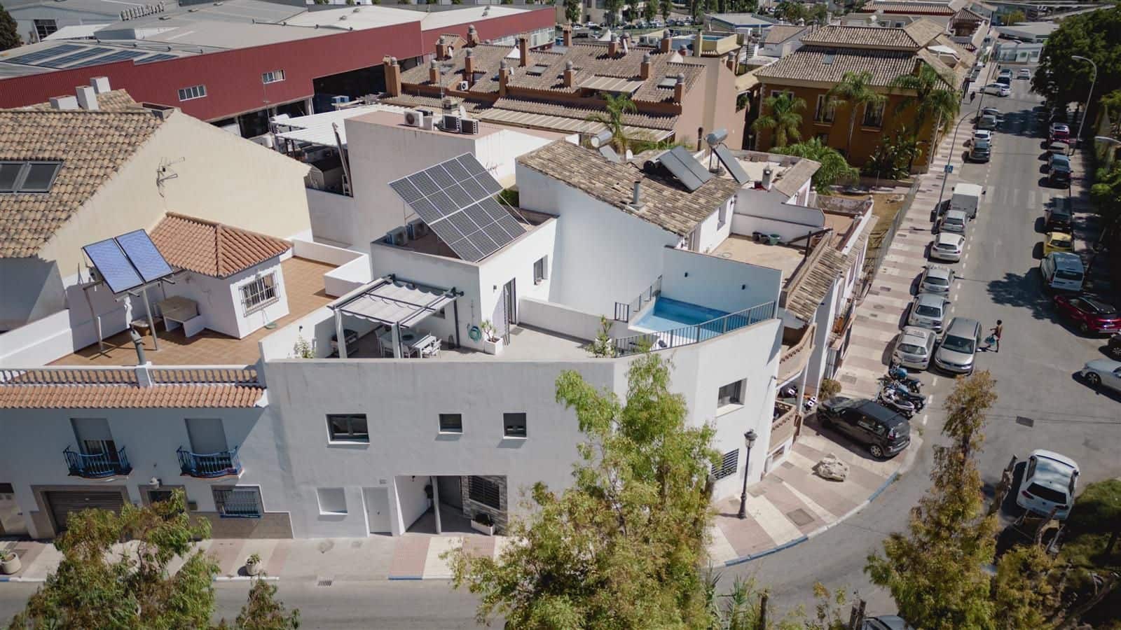3 bedroom Townhouse for sale in San Pedro de Alcantara - € 900,000 (Ref: 9836341)
