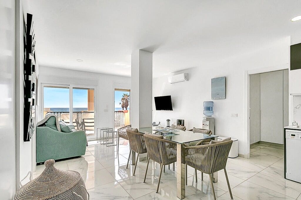 Apartamento de 2 habitaciones en Marbella en venta - 945.000 € (Ref: 9836342)
