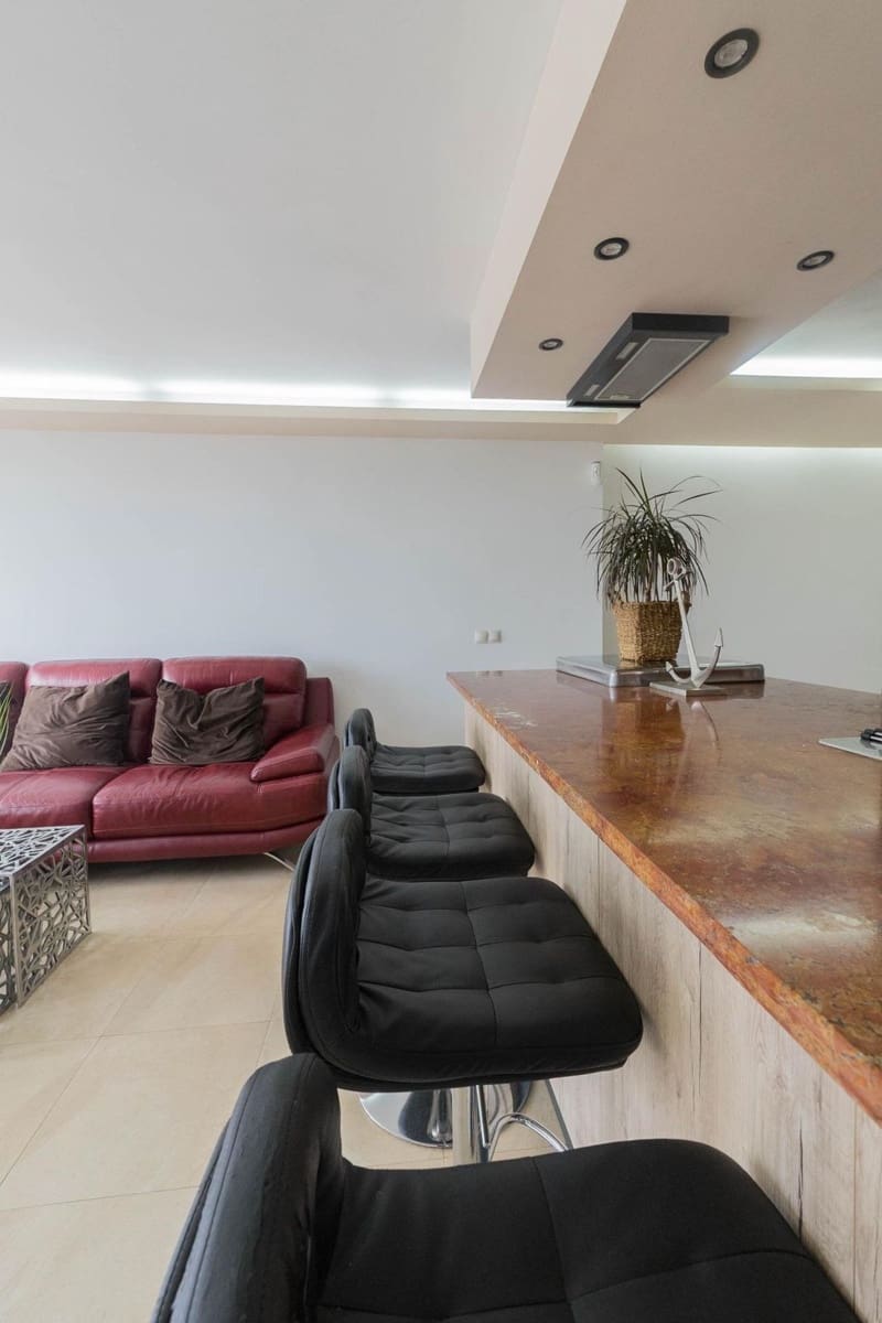 2 bedroom Apartment for sale in Benalmadena Costa - € 350,000 (Ref: 9836347)