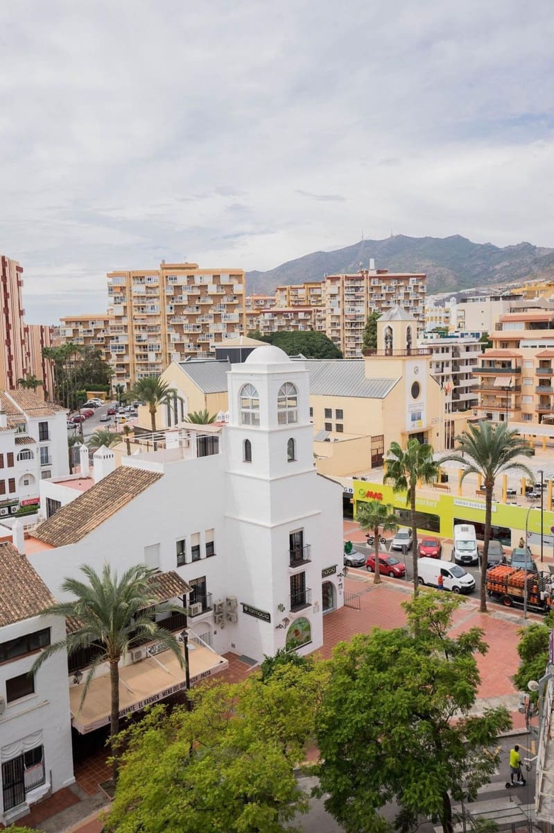 2 bedroom Apartment for sale in Benalmadena Costa - € 350,000 (Ref: 9836347)