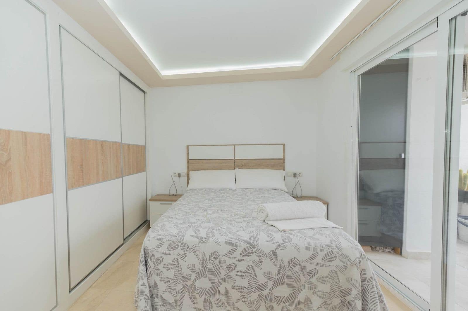 2 bedroom Apartment for sale in Benalmadena Costa - € 350,000 (Ref: 9836347)