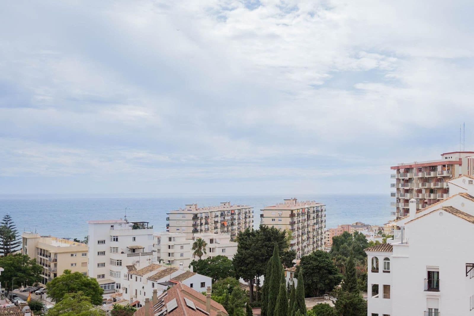 2 bedroom Apartment for sale in Benalmadena Costa - € 350,000 (Ref: 9836347)