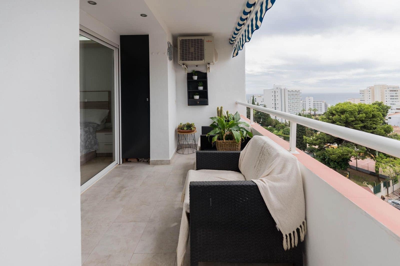 2 bedroom Apartment for sale in Benalmadena Costa - € 350,000 (Ref: 9836347)