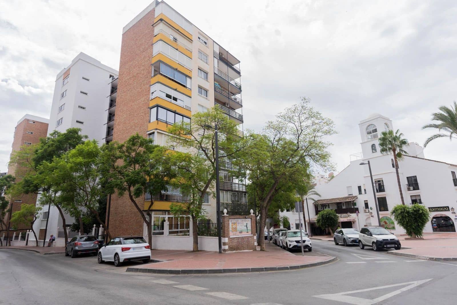 2 bedroom Apartment for sale in Benalmadena Costa - € 350,000 (Ref: 9836347)