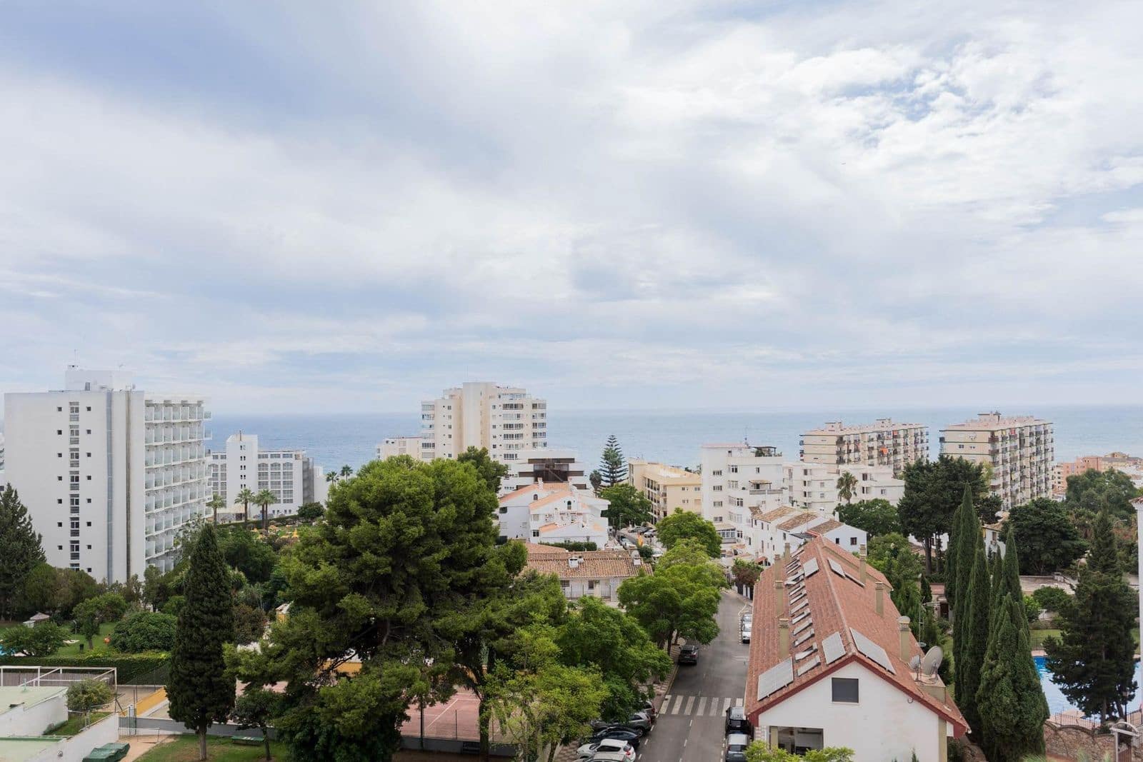 2 bedroom Apartment for sale in Benalmadena Costa - € 350,000 (Ref: 9836347)