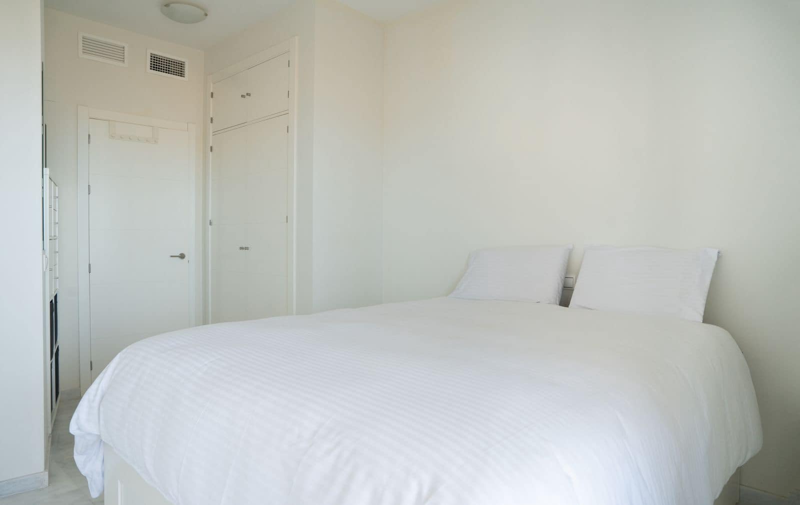 2 bedroom Apartment for sale in New Golden Mile - € 695,000 (Ref: 9836350)