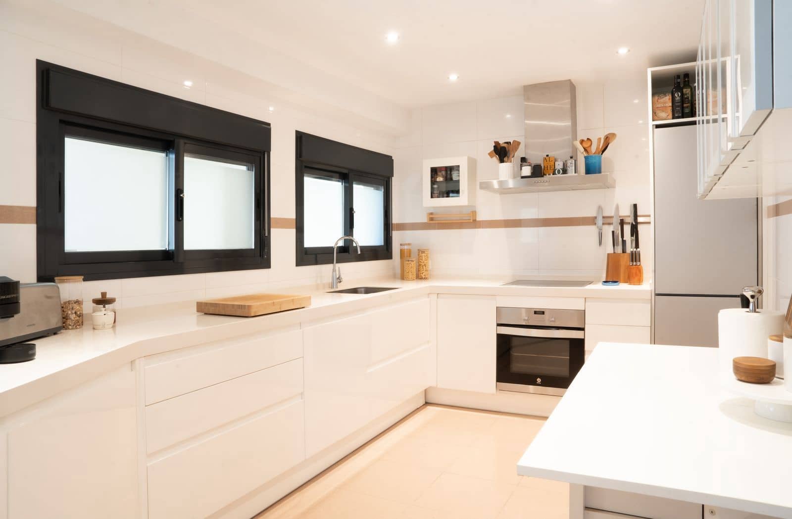 2 bedroom Apartment for sale in New Golden Mile - € 695,000 (Ref: 9836350)