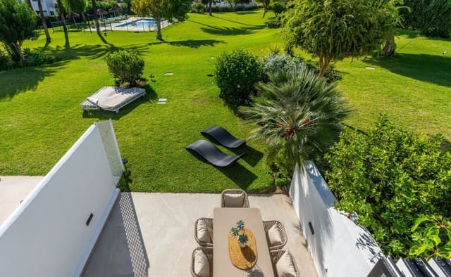 Casa de 4 habitaciones en Nueva Andalucia, Marbella en venta - 1.395.000 € (Ref: 9836353)