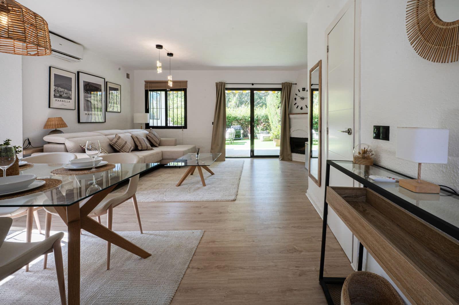 2 bedroom Semi-detached Villa for sale in Mijas Costa - € 495,000 (Ref: 9836357)