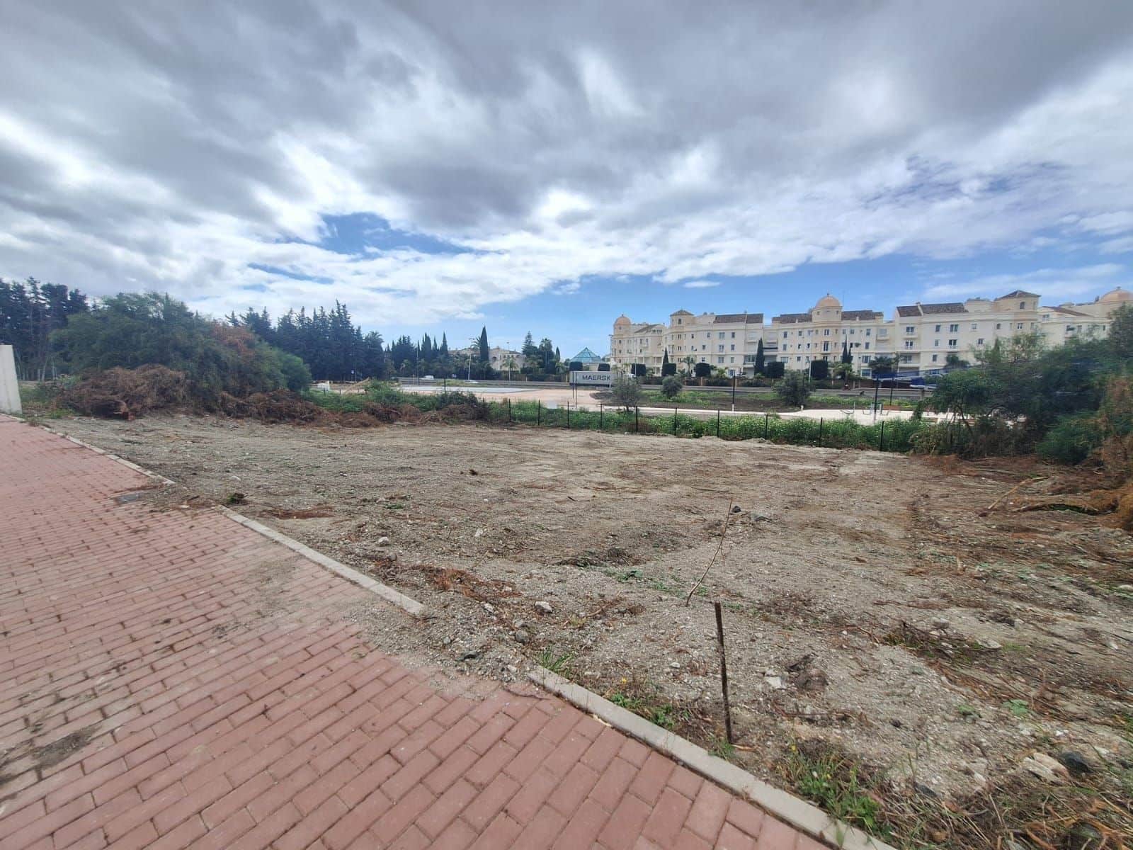 Terrain à Bâtir à vendre à Estepona - 595 000 € (Ref: 9836363)