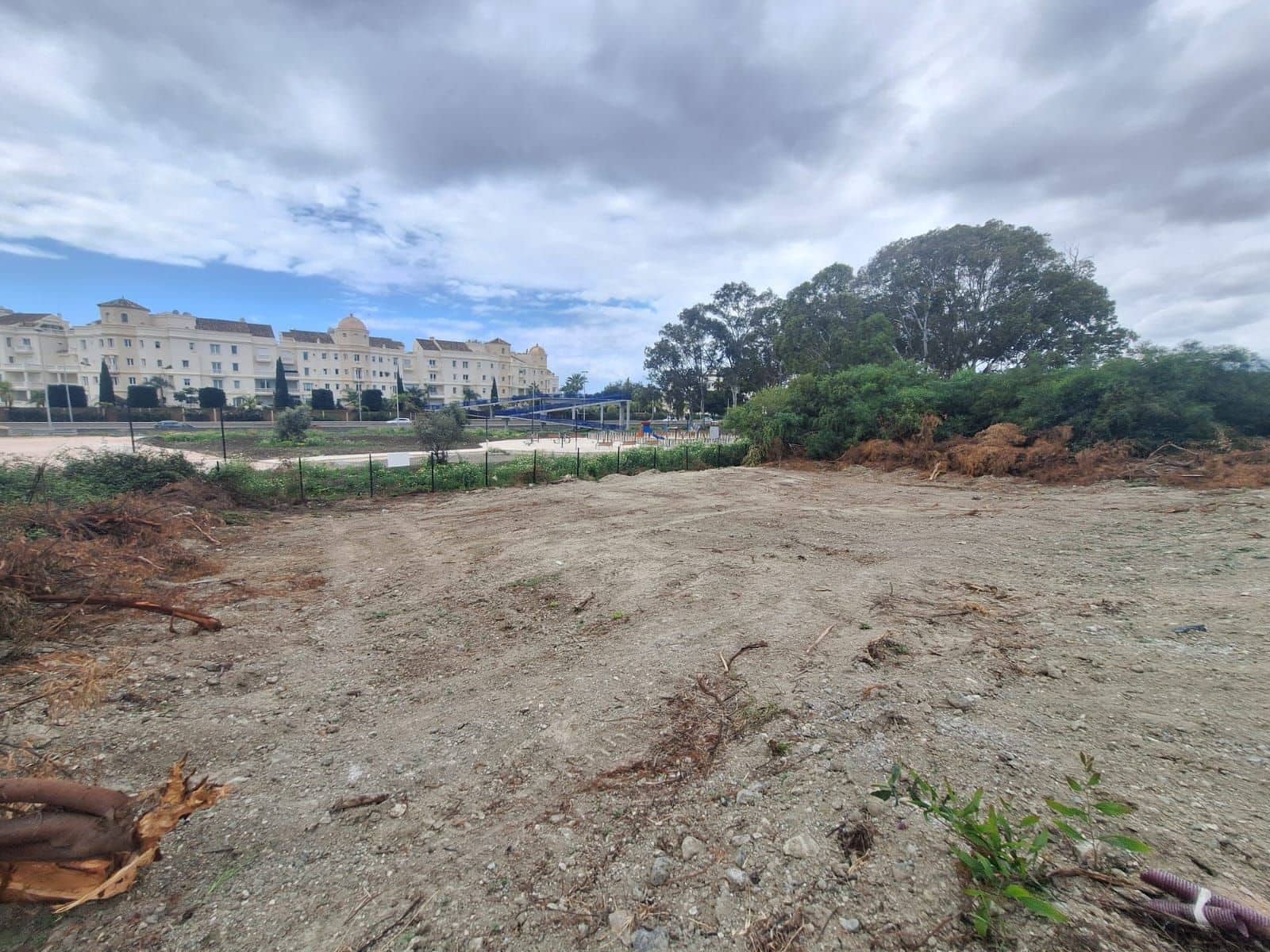 Terrain à Bâtir à vendre à Estepona - 595 000 € (Ref: 9836363)
