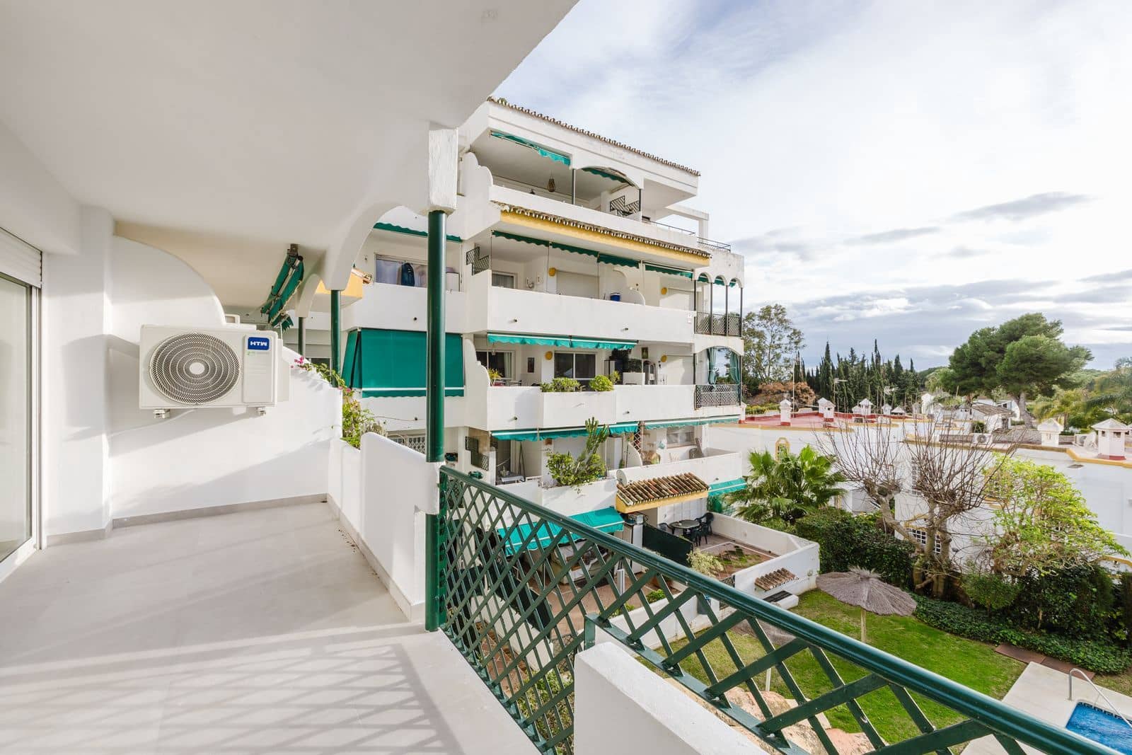 2 bedroom Apartment for sale in Artola - € 357,000 (Ref: 9836372)