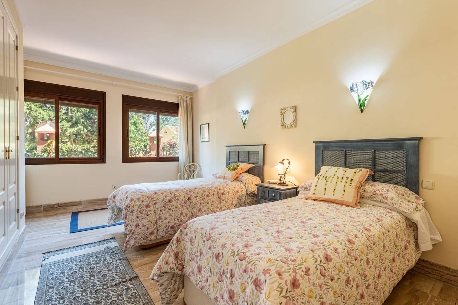 2 slaapkamer Appartement te koop in Guadalmina - € 580.000 (Ref: 9836375)