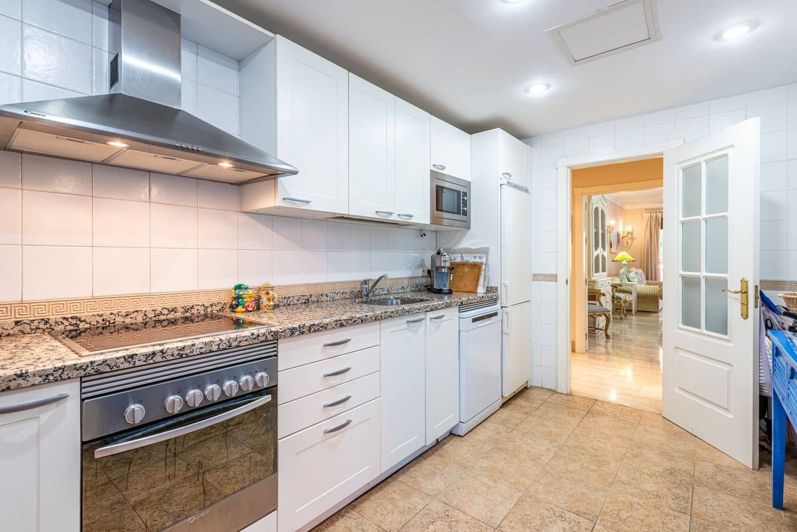 2 slaapkamer Appartement te koop in Guadalmina - € 580.000 (Ref: 9836375)