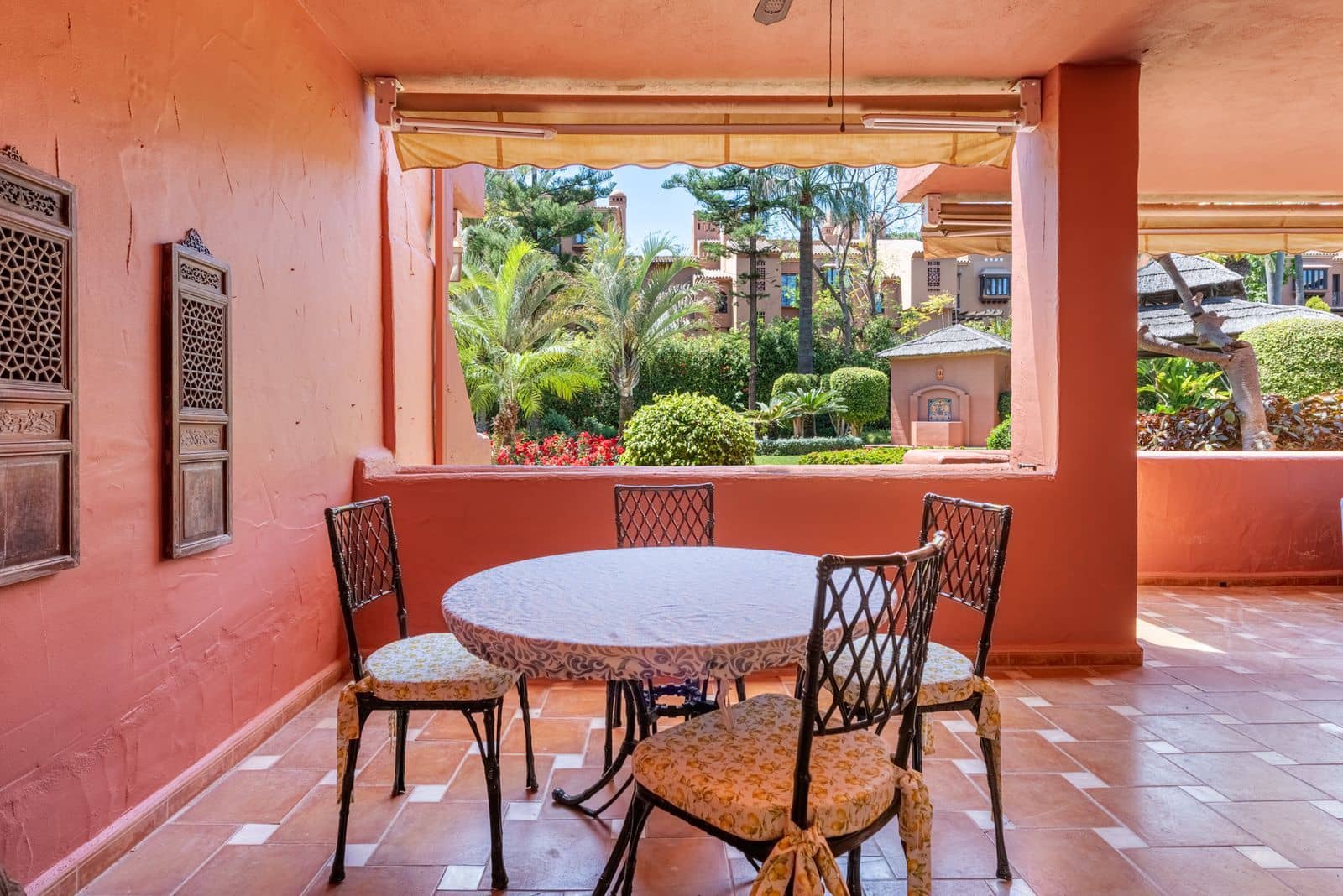 2 slaapkamer Appartement te koop in Guadalmina - € 580.000 (Ref: 9836375)