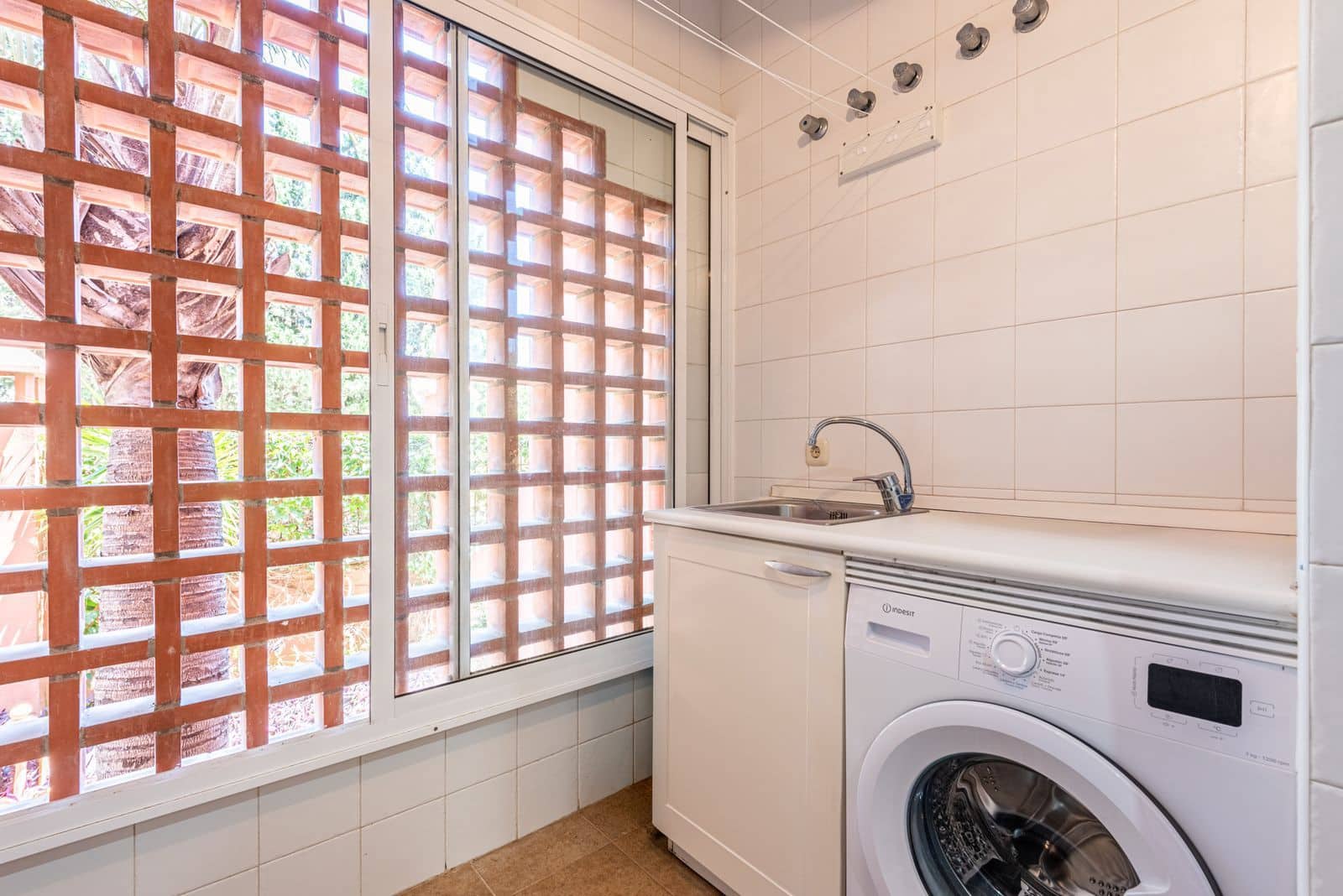 2 slaapkamer Appartement te koop in Guadalmina - € 580.000 (Ref: 9836375)