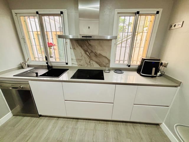 4 sovrum Hus till salu i Arroyo de la Miel, Benalmádena - 450 000 € (Ref: 9836377)