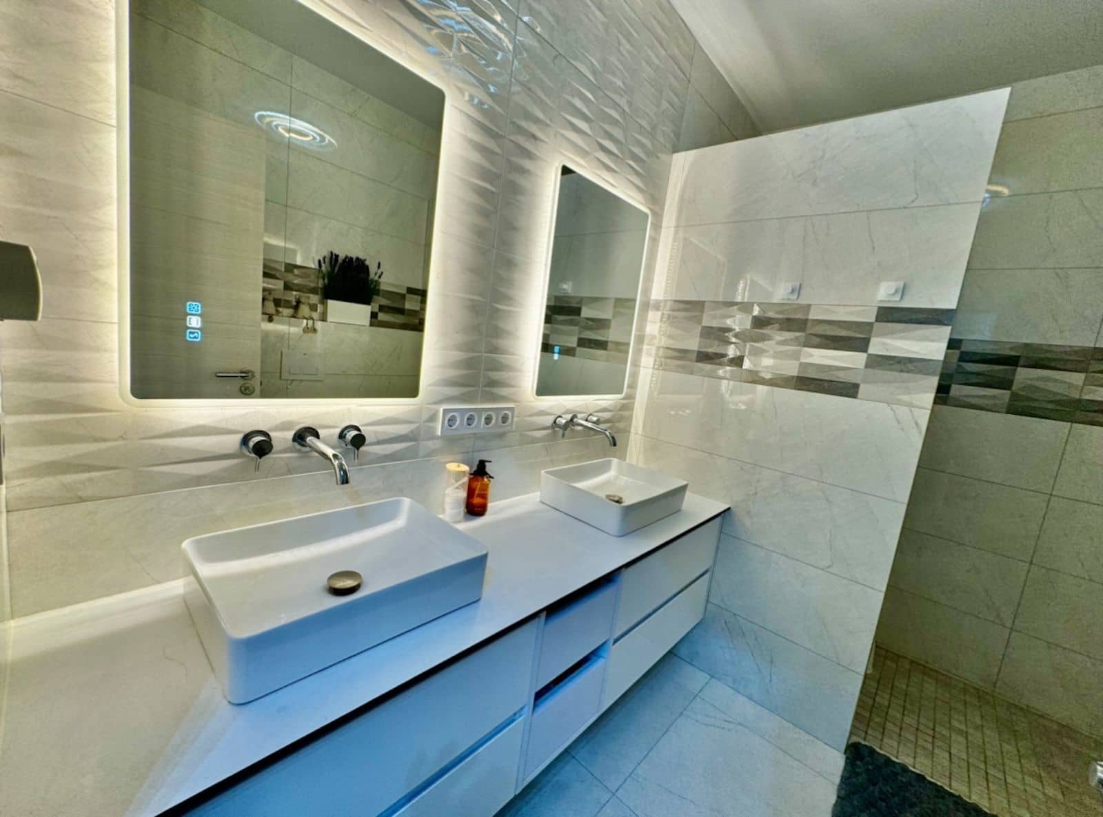 3 bedroom Townhouse for sale in Atalaya-Isdabe - € 795,000 (Ref: 9836381)