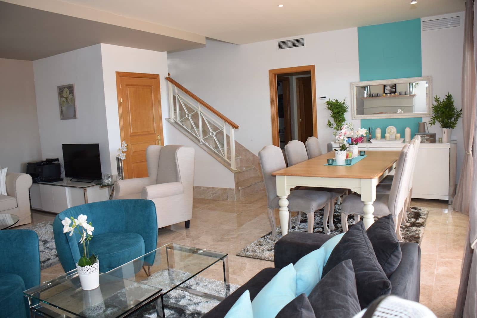 2 slaapkamer Halfvrijstaande villa te koop in Marbella - € 695.000 (Ref: 9836384)