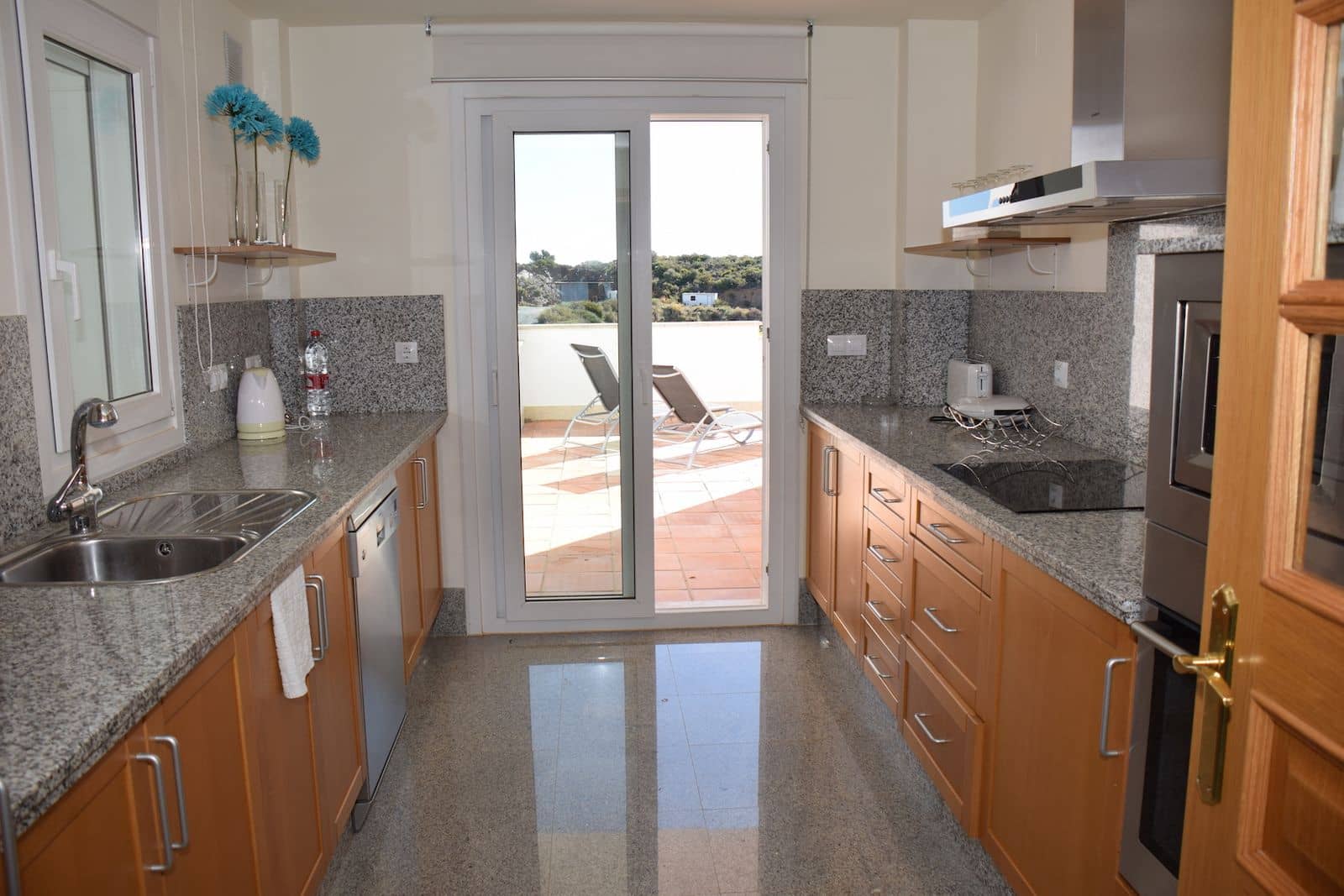 2 slaapkamer Halfvrijstaande villa te koop in Marbella - € 695.000 (Ref: 9836384)