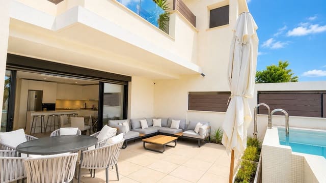 4 Zimmer Haus zu verkaufen in La Cala de Mijas, Mijas - 999.000 € (Ref: 9836388)