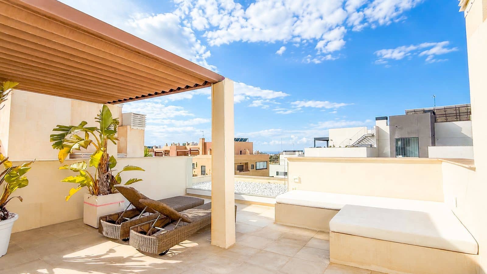 4 makuuhuone Omakotitalo myytävänä paikassa La Cala de Mijas - 999 000 € (Ref: 9836388)